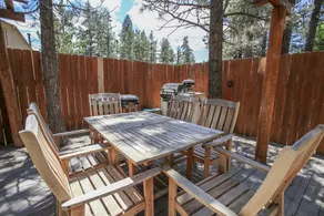 Bear Trap Cabin - Cozy 2 bedroom, Hot Tub, Fireplace, BBQ, Fenced Deck - Image 3