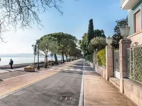 Graceful Holiday Home in Toscolano Maderno With Garden - Image 3