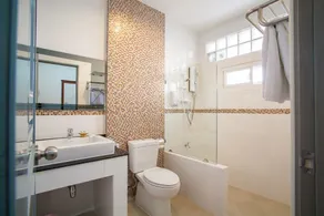 V Residence Hotel - Image 3