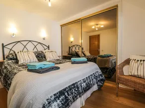 Bay Cottage - Image 2