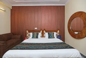 Hotel Grand Plaza By OYO Rooms - Image 2