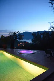 Villa with pool and beautiful lake view - Image 4