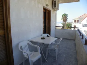 Filoxenia Studios and Apartments - Image 2