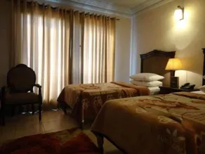 Shelton's Green Hotel - Image 2