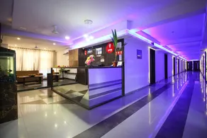 Hotel Midway Residency by OYO - Image 2