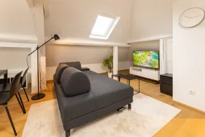 Luxurious Modern 3BR Roof Villa Apt - Image 2