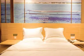 Yeste Hotel (Guilin Railway Station, Xiangbi Mountain, Two Rivers and Four Lakes) - Image 4