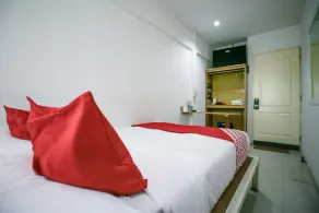 OYO 568 Art Hotel Hua Lamphong - Image 4