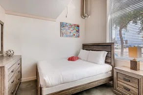 Gorgeous 3 BR Loft In Heart of Gaslamp - Image 3