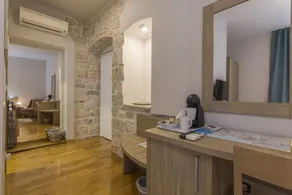 Tifani Luxury Rooms - Image 3