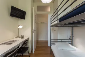 Lxroller Premium Guest House - Image 4