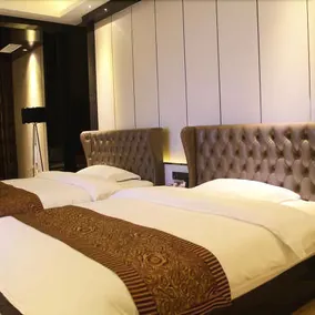 Royal Garden Hotel - Image 3
