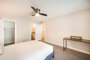 Stylish 1BR Near UT Mueller Evonify - Image 2