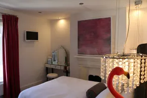 Upton House - Image 4