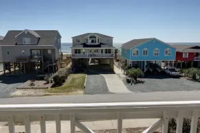 Carpe Diem 4 Bedroom Home by RedAwning - Image 4