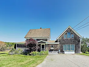 48 Main Street Cottage - Image 3