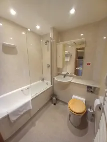 The Golden Ball Hotel - Image 5