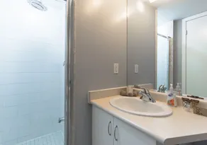 Toronto Escape - The Amber Suite - Image 3