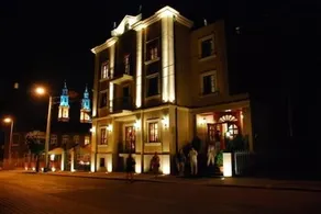 Hotel Palac Wisniewski - Image 2
