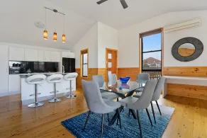 Newcastle Short Stay Apartments - Glebe Road Adamstown - Image 2