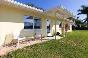 Pet-friendly 2br W/ Dock On Bay 2 Bedroom Home - Image 4