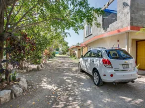 OYO Hotel Maryjose - Image 5