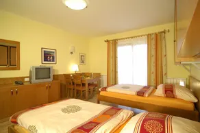 Videc Hotel & Apartments - Image 2