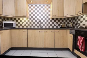 2 Bedroom Flat 2 Minutes from the River - Image 4