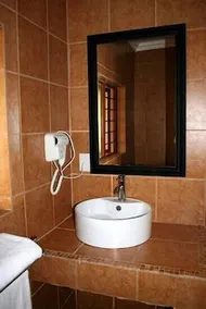 Nomndeni Lodge Zamabhele - Image 4