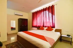 Hotel Raj Niwas by OYO Rooms - Image 2