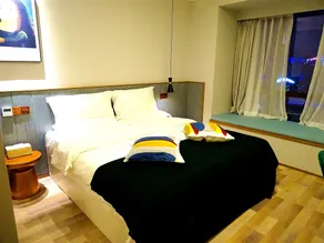 Weiyang Design Guesthouse - Image 3