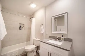Stylish 1BR Near UT Mueller Evonify - Image 2