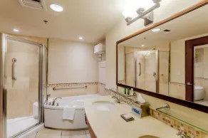 Condado Lagoon Villa Apt - Image 4