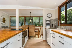 Bottlebrush Cottage - Image 2