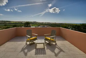 Torel Cliff Surf & Golf - Image 3