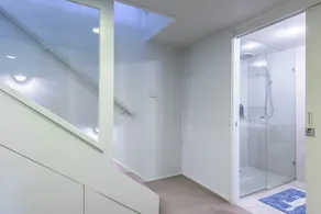 Exquisite House with Pool - Image 2