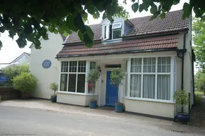 London House - Image 5