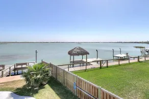 Agarita Shores 3 Bedroom Home by Redawning - Image 3