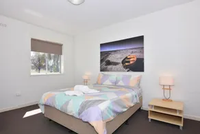 The Palm Apartments - Image 2
