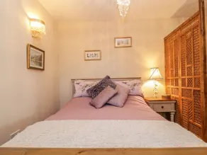 Relaxing Studio - Sauna - Luxe Bed - Pet-friendly - Image 2