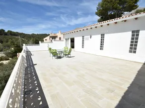 Spacious Detached Villa on the Costa Blanca With Heated Pool and Beautiful View - Image 4