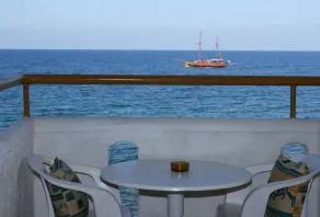 Blue Bay Apartments - Image 3