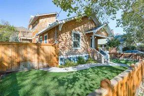Lovely 2br W/ Private Yard 2 Bedroom Apts - Image 4