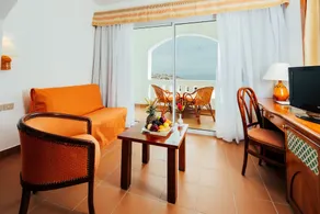 Domina Oasis Hotel & Resort - Image 4