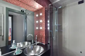 LMV Exclusive Venice Apartments - Image 5