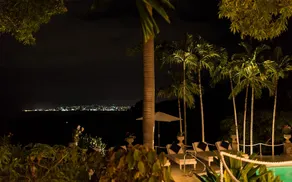 Staffed Round Hill Membership Van/driver 5 Bedroom Villa - Image 5