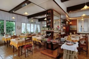 HOTEL PLAZA - Image 2