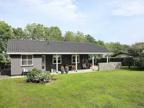 Spacious Holiday Home in Vinderup With Garden - Image 2