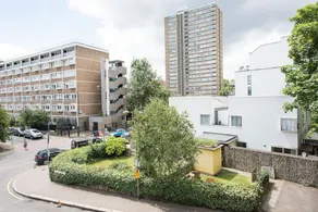 Spacious 2 Bed - Battersea High Street - Image 3