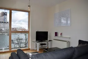 2 Bedroom Flat By The Canal - Image 2